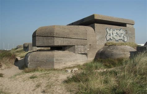 Bunker und Fledermausbunker in den Niederlanden bunker Strand